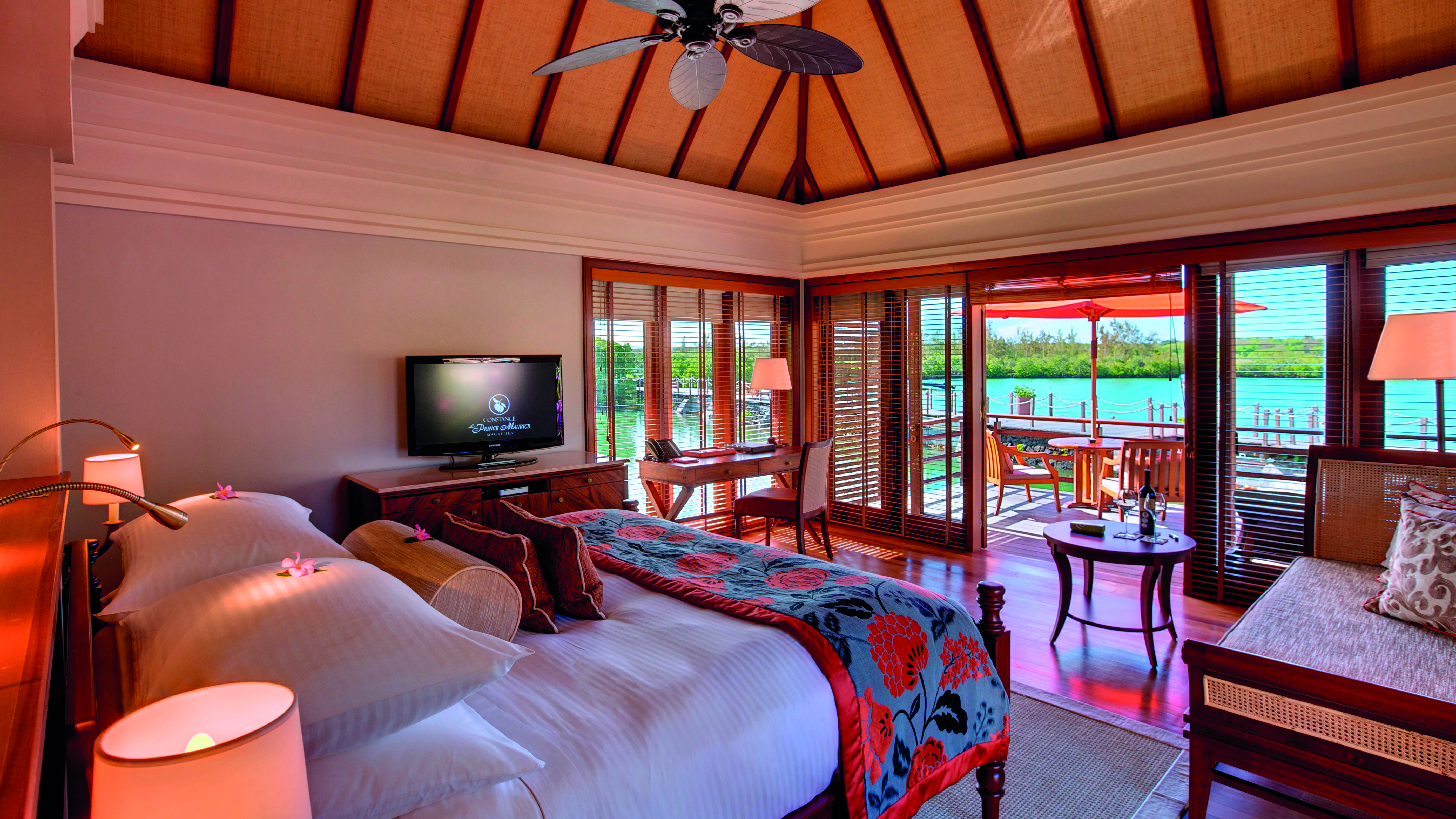 Constance Prince Maurice Посте-де-Флак Экстерьер фото A room at the Four Seasons Resort Maldives at Landaa Giraavaru