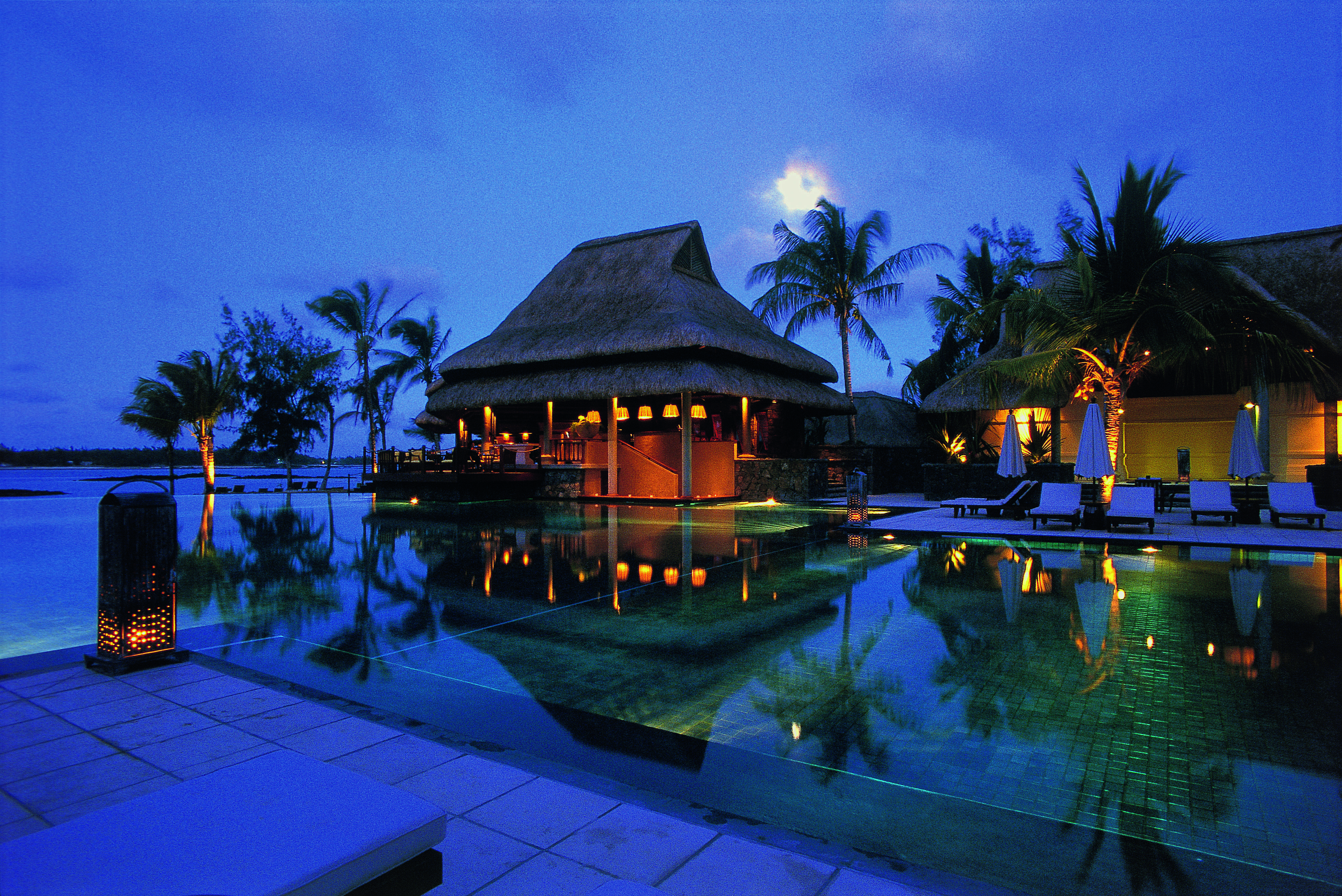 Constance Prince Maurice Посте-де-Флак Экстерьер фото The resort at night